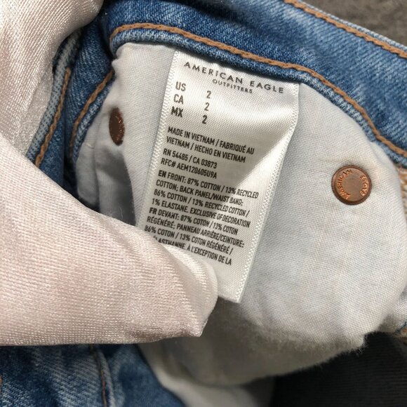 American Eagle Strigid Super High Rise Relaxed Short Womens 2 Blue Light Wash - Picture 9 of 9